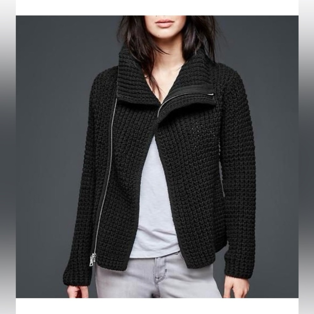 GAP Black Chunky Knit Sweater